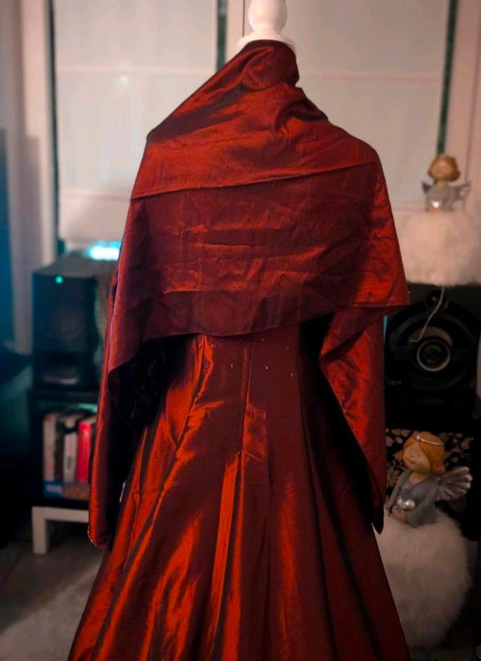 hochwertiges Tafft Abendkleid zu verkaufen einmal getragen in Datteln
