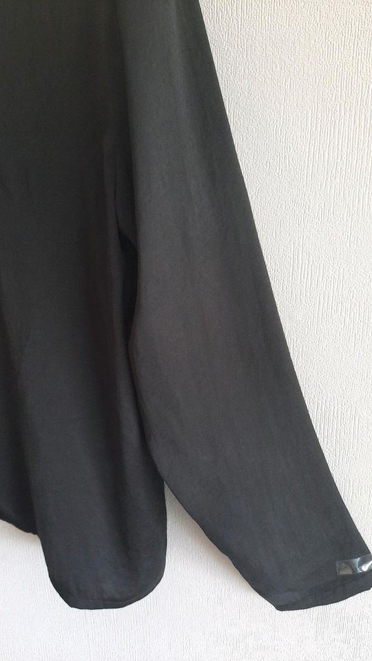 ONLY Bluse mit V-Ausschnitt, Größe 44, schwarz in Ostfildern