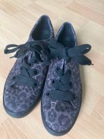 Sneaker fast neu mit Leopardenmuster Gr6 schwarz grau Luftpolster Stuttgart - Feuerbach Vorschau