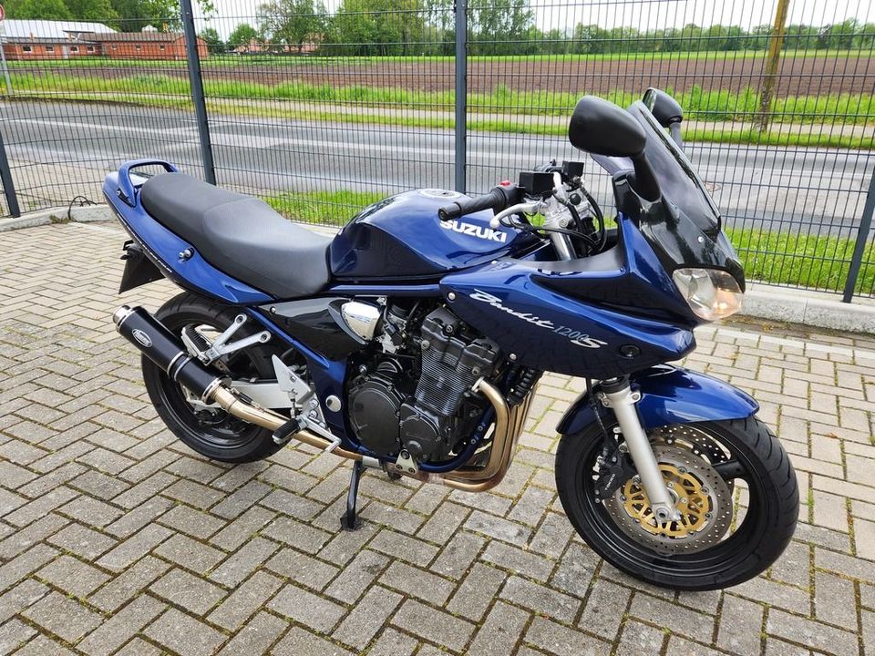 Suzuki GSF 1200 S BANDIT EXTRAS + HELM in Bawinkel