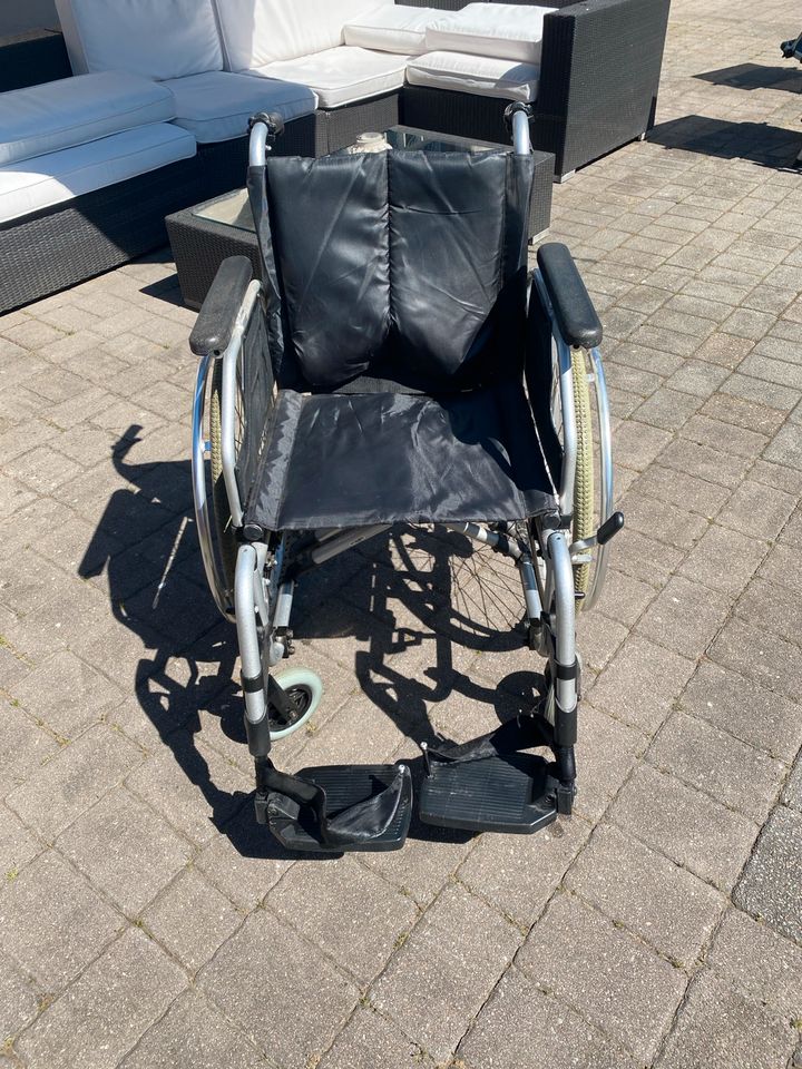 Rollstuhl zu verkaufen in Kölln-Reisiek