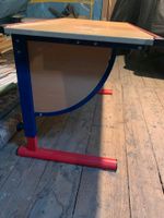Zwei Schreibtisch mit zwei Rollstuhl. Tisch Stuhl Nordrhein-Westfalen - Wilnsdorf Vorschau