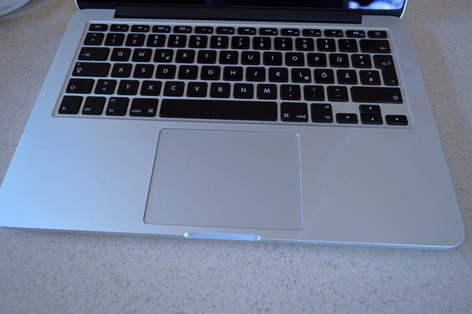 Apple Macbook Pro Mitte 2014 13 Zoll 128 GB, 8 GB Arbeitsspeicher in Hengersberg