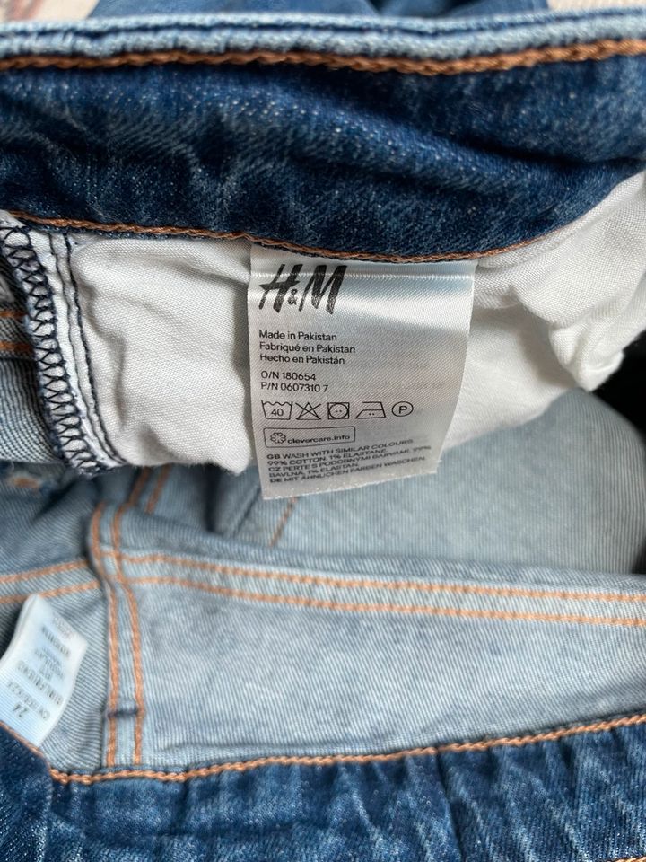 H&M boyfriend jeans in Engelskirchen