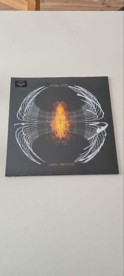 Pearl Jam - Dark Matter - Limited Edition BLACK / RED / YELLOW Tricolour Vinyl in Rodgau