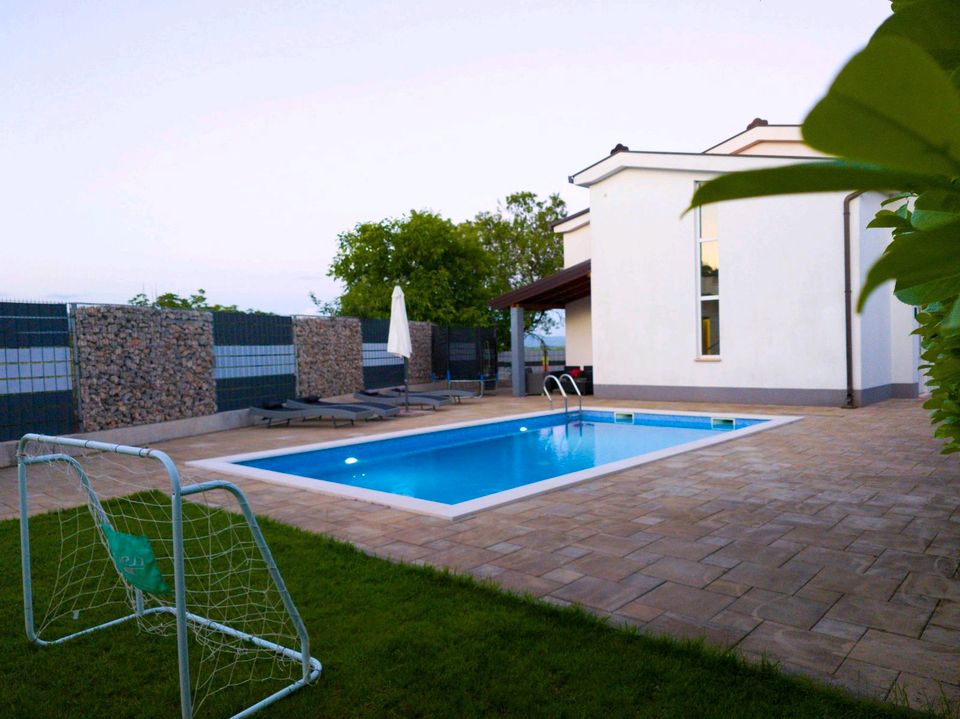Ferienhaus mit Pool in Kroatien in Weiterstadt