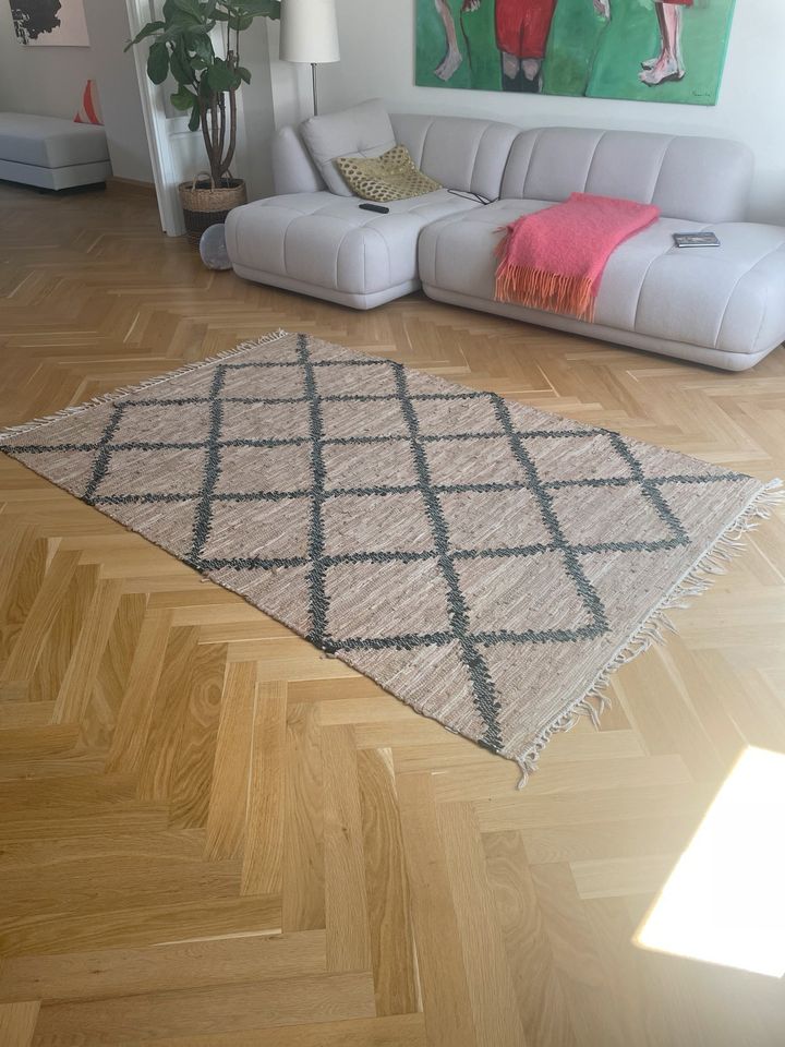 Boho Teppich aus Leder und Baumwolle in München