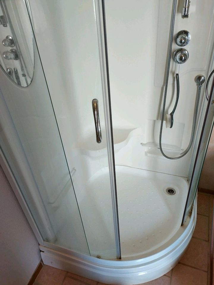 Fertig Dusche kurz in Gebrauch gewesen in Moormerland