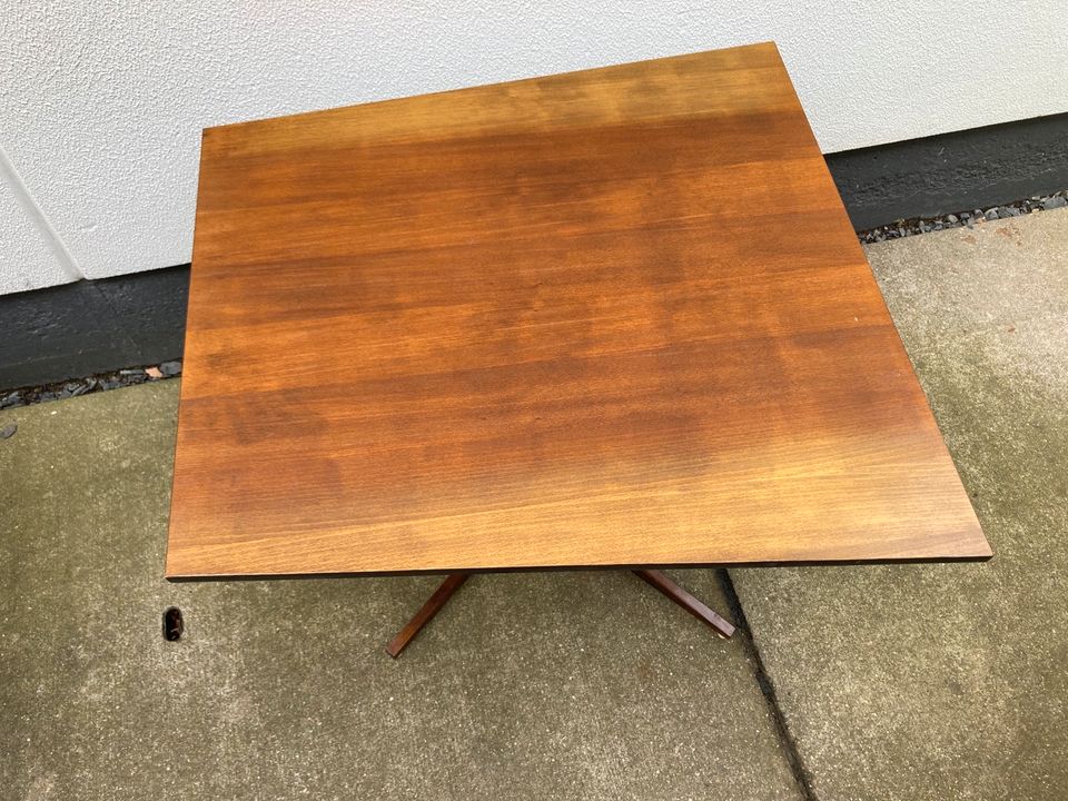 Mid Century Tisch Holztisch außergewöhnliche Form in Bonn