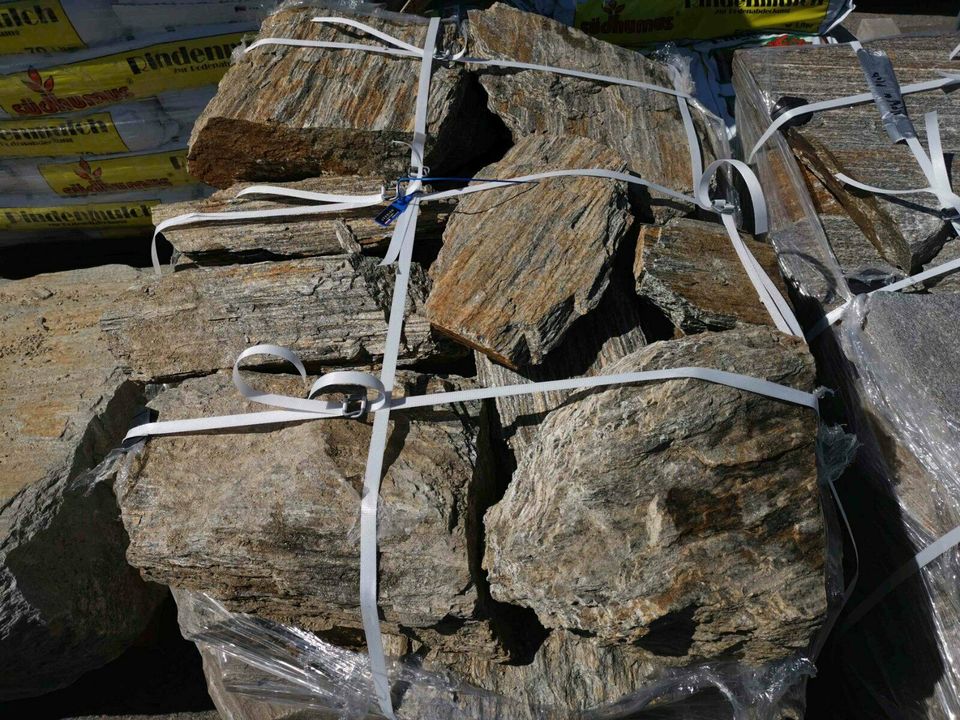 Gneis Bruchstein Holzoptik Steinrinde Woodstone Zierstein Naturstein in Oelsnitz/Erzgeb.