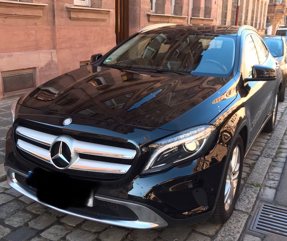 Mercedes Benz GLA 180  AHK, auto. einparken, 7G- Automatik in Nürnberg (Mittelfr)