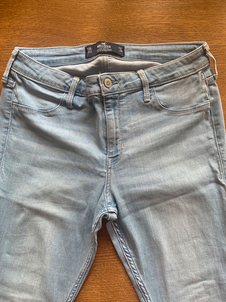 Hollister mid-rise jean legging super Stretch Größe 13S in Oberhausen