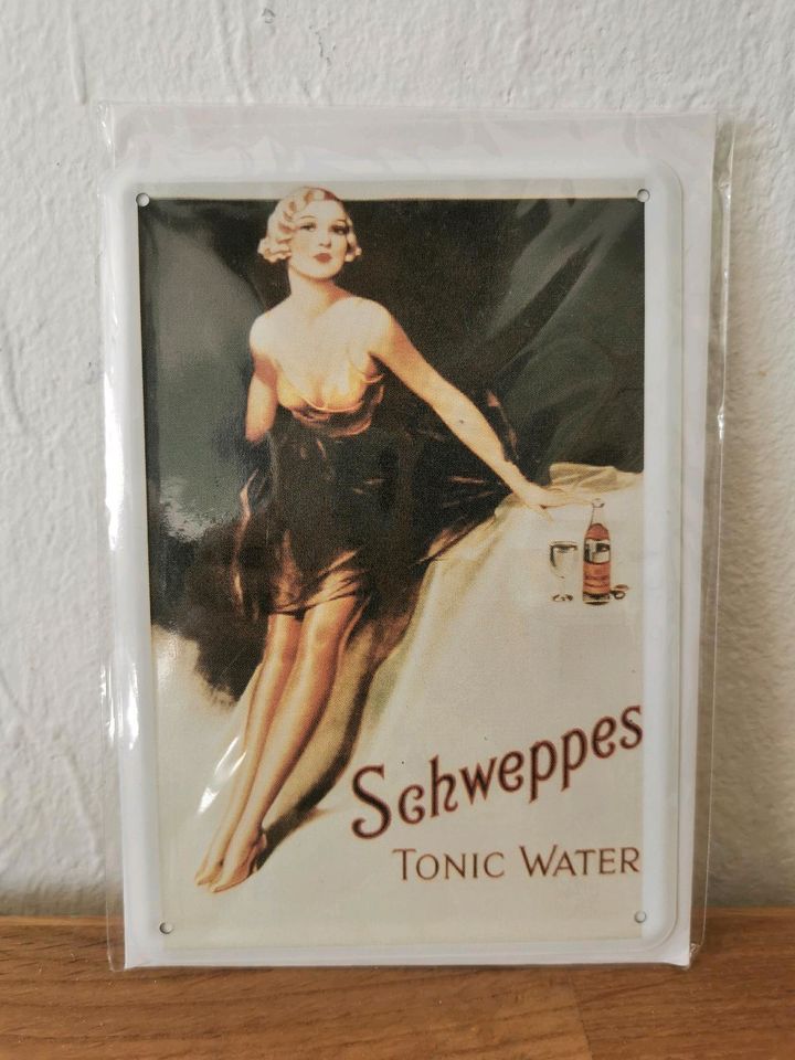 Blechschild von Schweppes - In Originalverpackung in Berlin