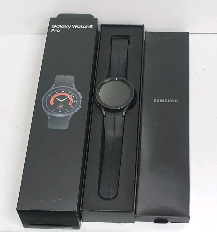 Samsung Galaxy Watch 5 Pro 45mm  Black Titanium  OVP in Duisburg