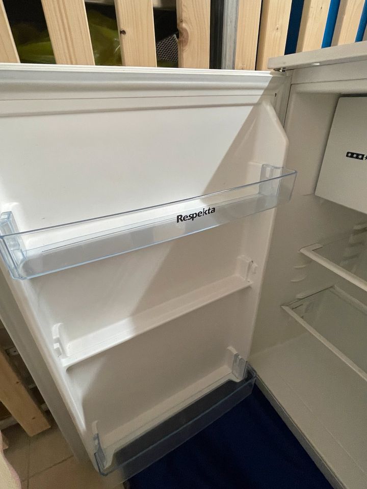 Kühlschrank mit kleinem Eisfach in Koblenz