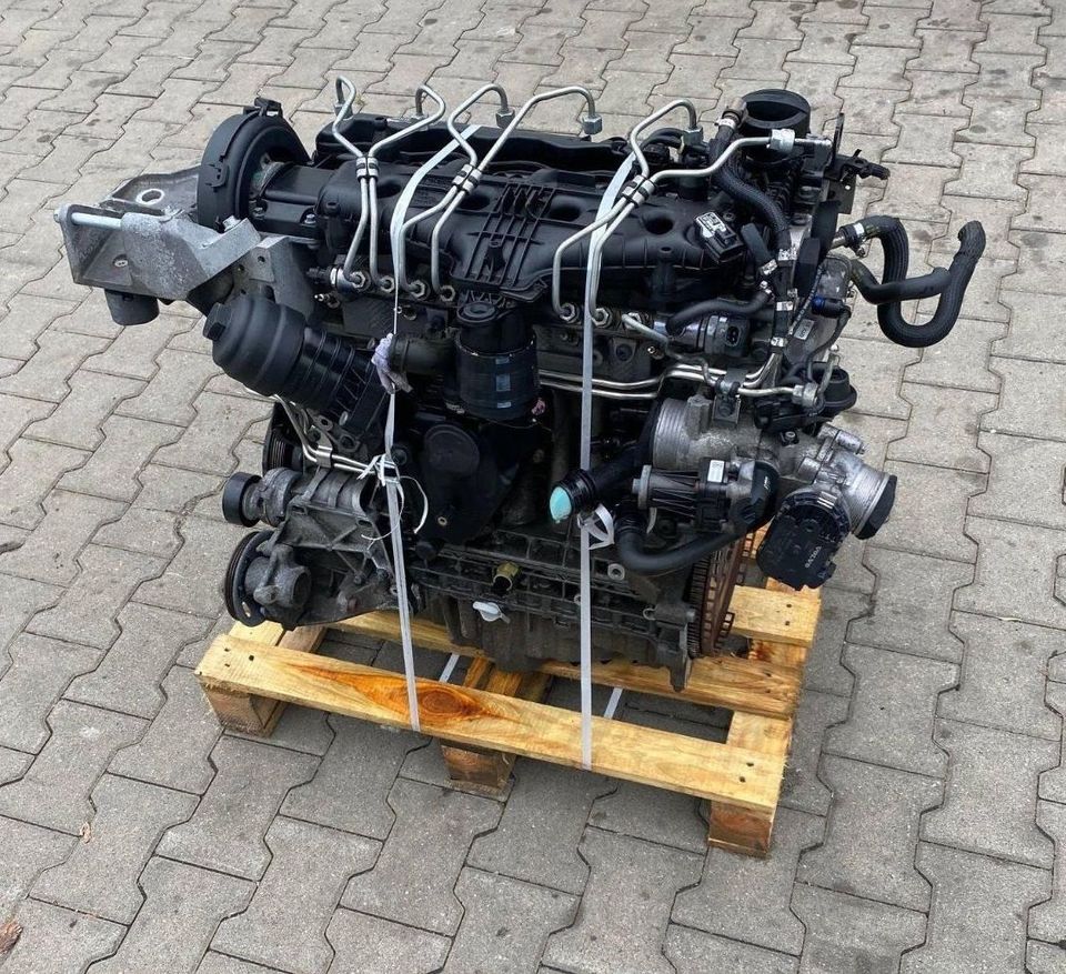 MOTOR 2.0 D5204T3 VOLVO in Berlin