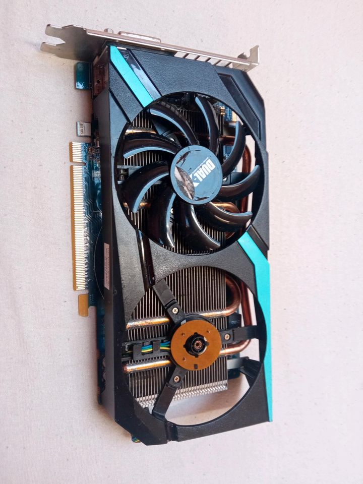 Grafikkarte Radeon HD 7870 2 Gigabyte DDR5 ohne 1 Kühler in Hamburg