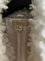 Kunstpelzjacke, Felljacke weiß, Gr 44 von H&M Leipzig - Schönefeld-Abtnaundorf Vorschau