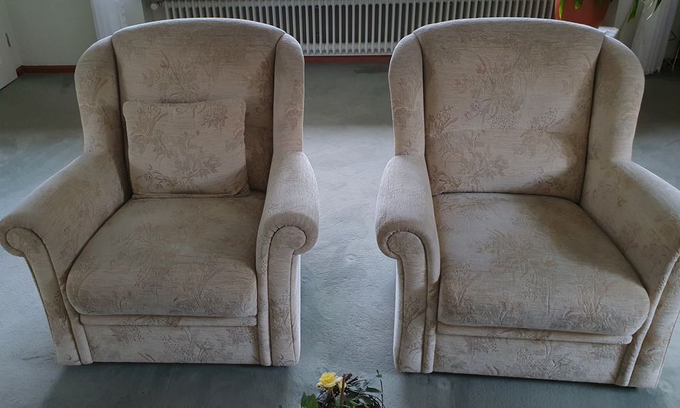 Couchgarnitur (1 Couch und 4 Sessel) in Wardenburg