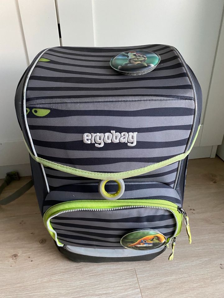 Ergobag Cubo NinBär Schulranzen +Sportbeutel + Regenschutz in Hoppegarten