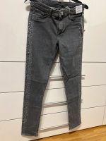 NEU! H&M- Jeans, Gr. 158, grau mit Glitzersteinen Essen - Essen-Borbeck Vorschau