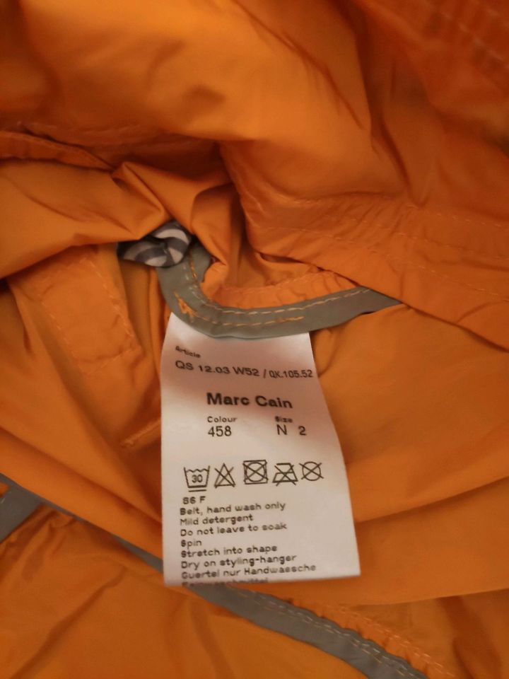 Marc Cain  Übergangsjacke Größe 36/ N2 orange schwarz mit Gürtel in Weingarten (Baden)