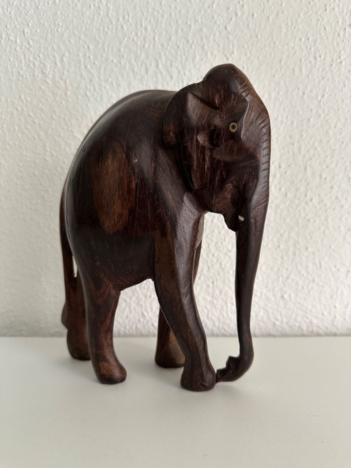 Elefant Figur und Afrika Deko Figur in Traunreut