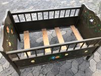 altes Kinderbett Bettchen handbemalt Hessen - Hünfeld Vorschau