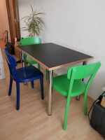 Esstisch mit 3 farbigen Stühlen Feldmoching-Hasenbergl - Feldmoching Vorschau