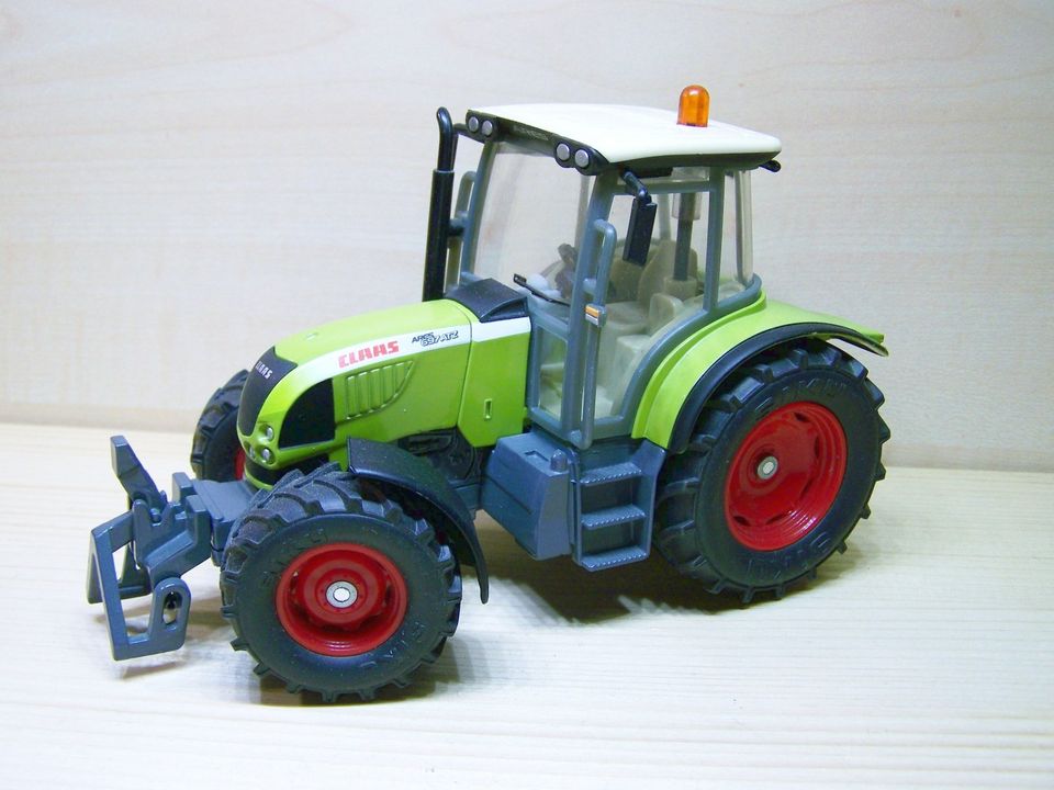 Siku 3256 Claas Ares 697 ATZ Trecker 1/32 neu 2 St. vorh. je 24,- in Steinhöfel