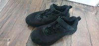 Nike Turnschuhe / Sportschuhe Größe 33 schwarz Sachsen-Anhalt - Magdeburg Vorschau