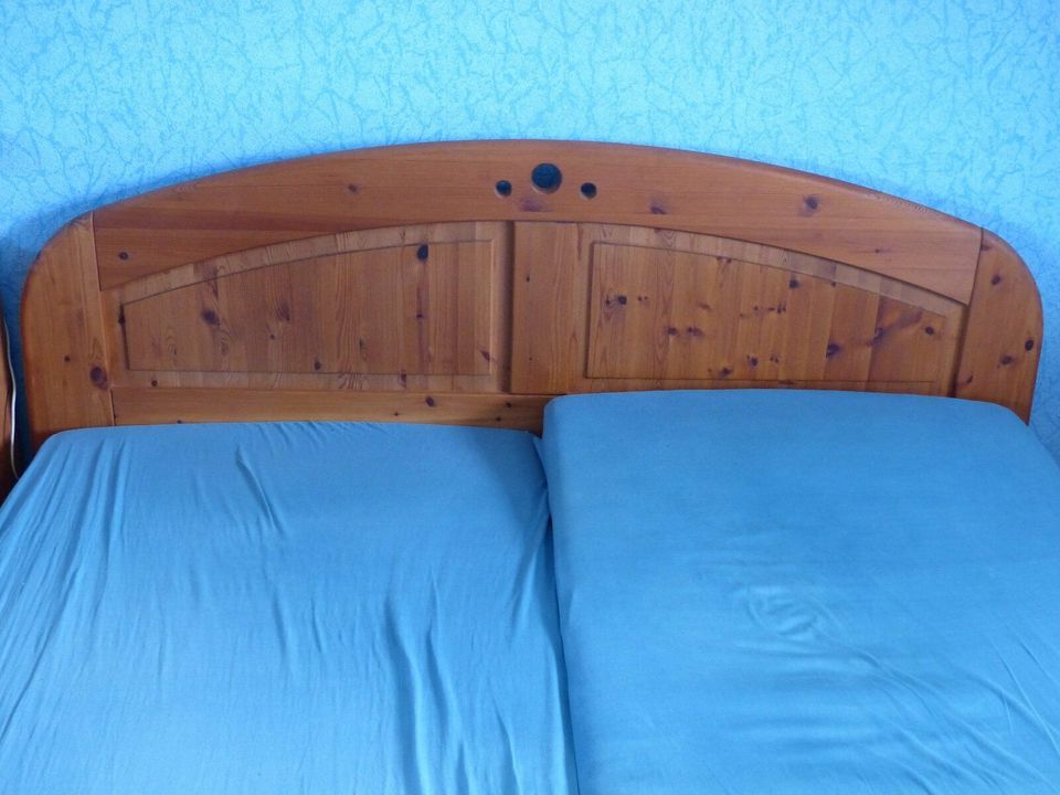 Wasa Doppelbett  Schränkchen Zwilling Set in Wegberg