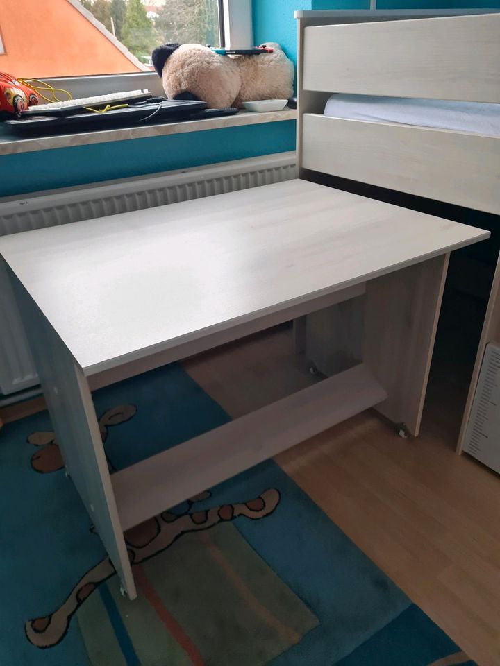 Hochbett/ Kinderbett mit Schreibtisch in Itzehoe