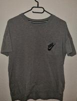 Nike Damen T-shirt ,mit Brusttasche, grau Sachsen-Anhalt - Schnaudertal Vorschau