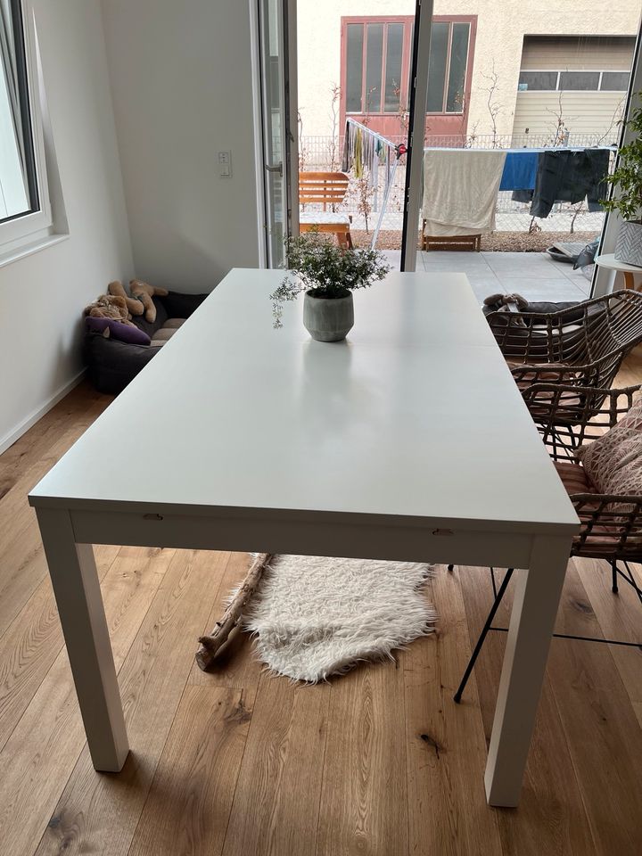 Ikea Tisch zum erweitern in Germering