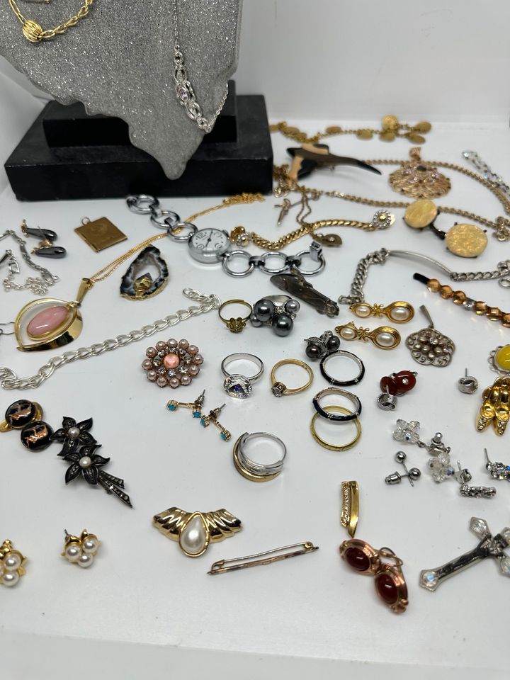 096 Modeschmuck Konvolut Vintage Ringe Perlen Alt Perlen in Rodgau