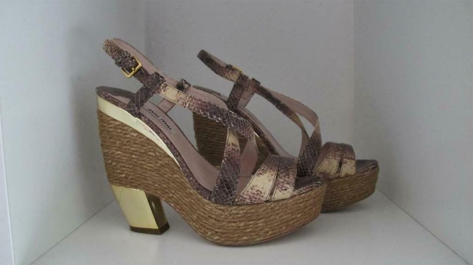 Hammer MIU MIU Wedges / Plateau Sandaletten Gr. 37 TOP NP 800,-€ in Starnberg