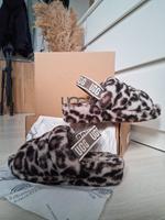Ugg Hausschuhe / fluffy slides Leoparden Muster 38 Nordrhein-Westfalen - Krefeld Vorschau