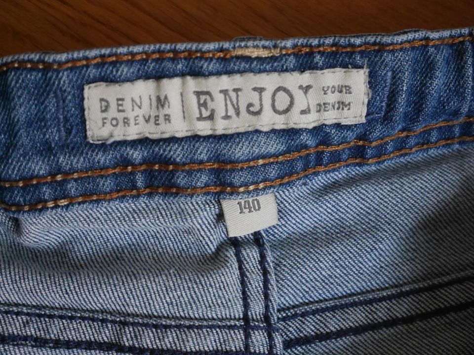 Jeans gerader Schnitt Pocopiano 140 in Berlin