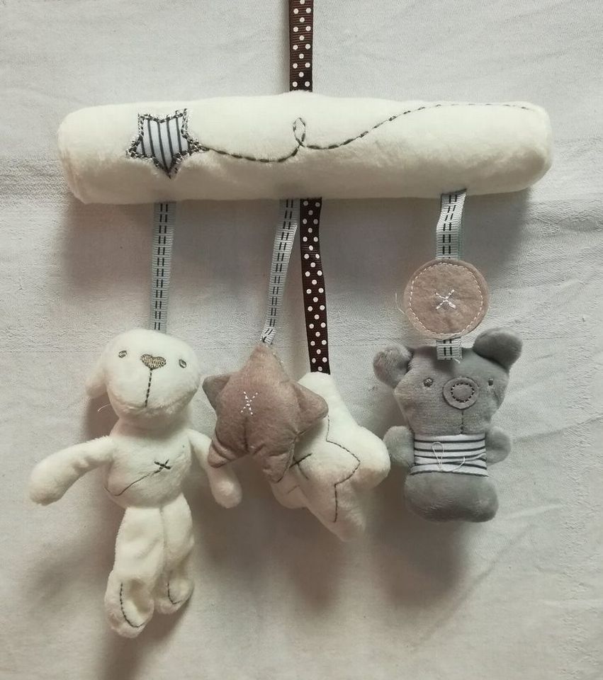 Spielzeug für Babyschale oder Bettchen, NEU in Zwenkau