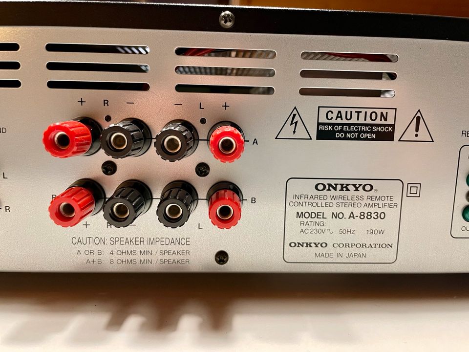 Onkyo A-8830 100W Sinus an 4 Ohm in Niedernberg