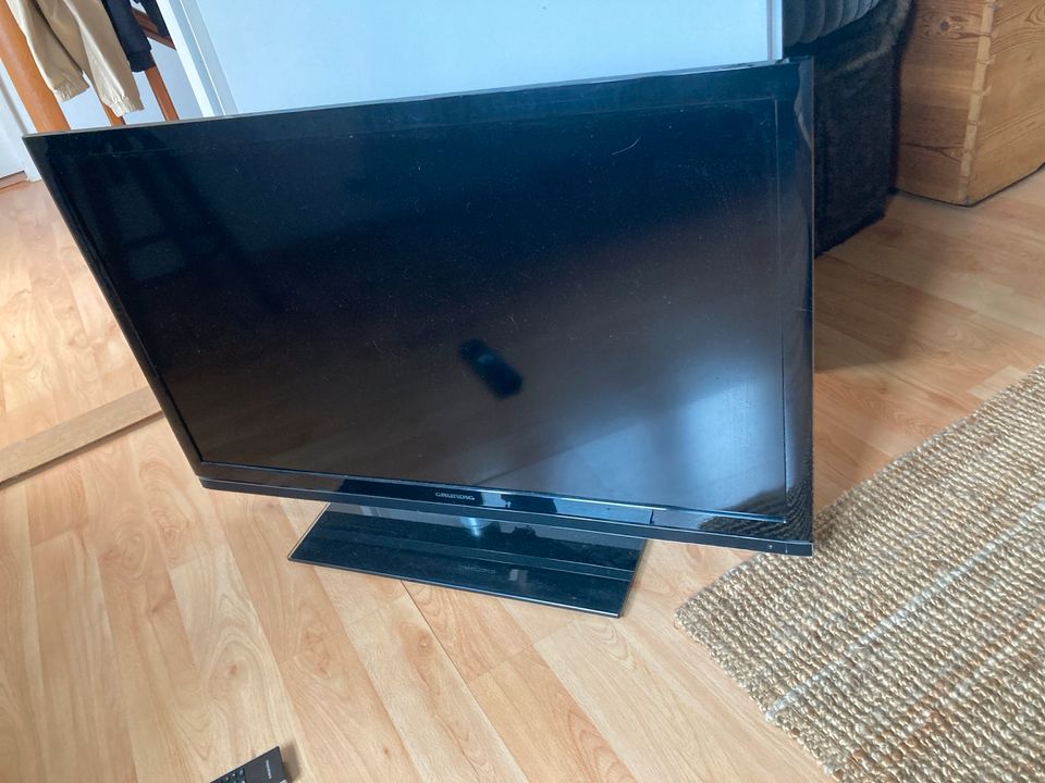 Grundig- TV- 40 VLE 8120 BG in Ubstadt-Weiher