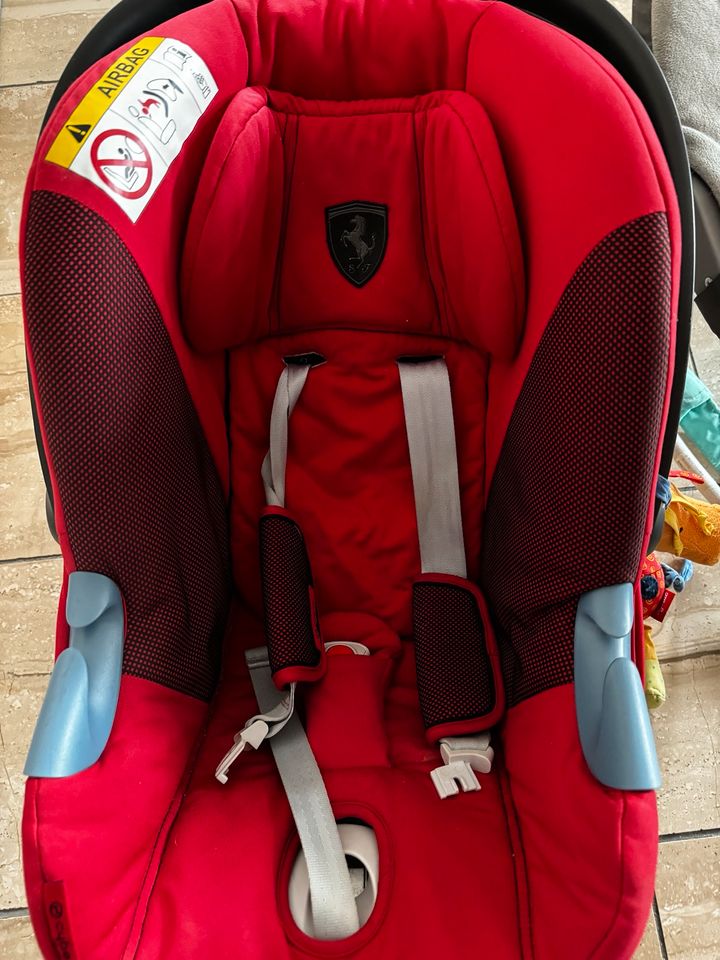 Cybex Ferrari Babyschale in Königswinter