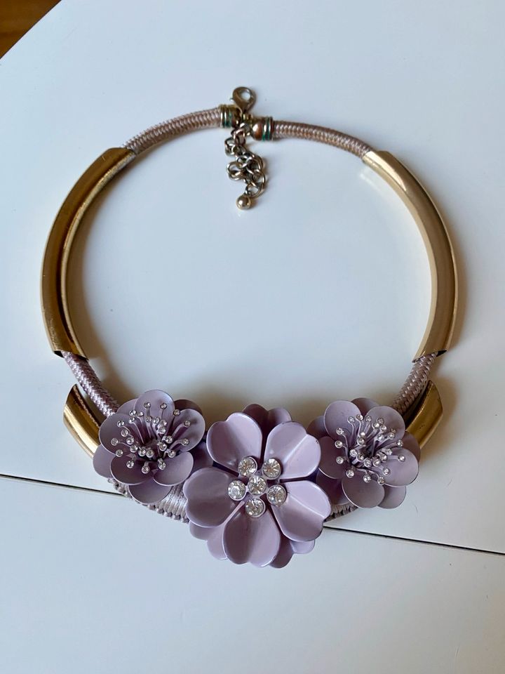 H&M Statement Kette Halsreif Blumen Collier Zara in Visselhövede