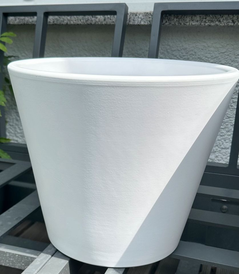 4 Pflanzen Übertöpfe weiß groß Balkon Keramik 33cm innen in Dresden