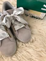 Puma Suede Heart Satin Wn's wie neu Gr. 37,5 Niedersachsen - Langenhagen Vorschau