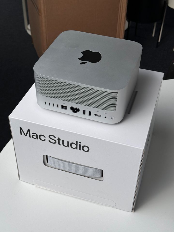 Apple Mac Studio M1 Ultra, 128GB RAM, 2TB Speicher, 20C/64C in Hamburg