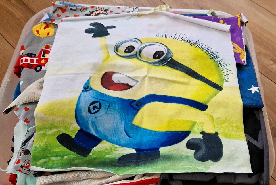 Viele Reststücke Jersey (Minions, Feuerwehrmann Sam) in Großenlüder