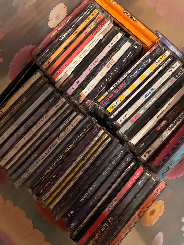 Kisten mit Musik CDs in Amberg