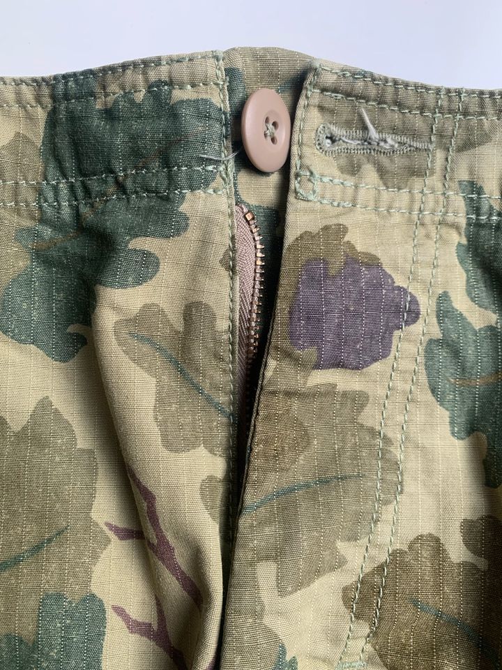 NIKE - Hose Short Herren Camouflage Tree (Größe: 30/M) (Neu) in Ainring